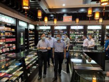 市人大常委會副主任孫云耀來集團(tuán)調(diào)研并到景岳堂藥業(yè)講授黨課